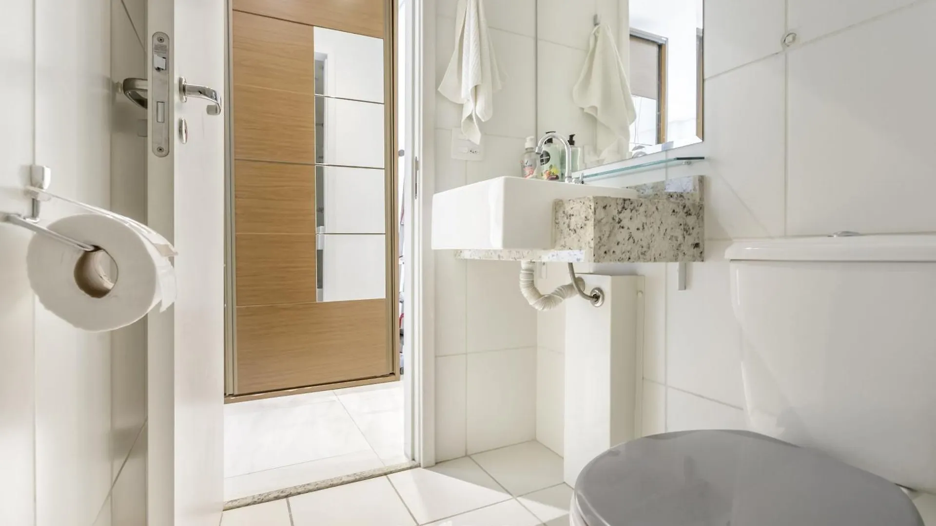 Apartment Studio C/ Piscina Proximo A Catedral Da Se Cgf135 São Paulo Brasilien