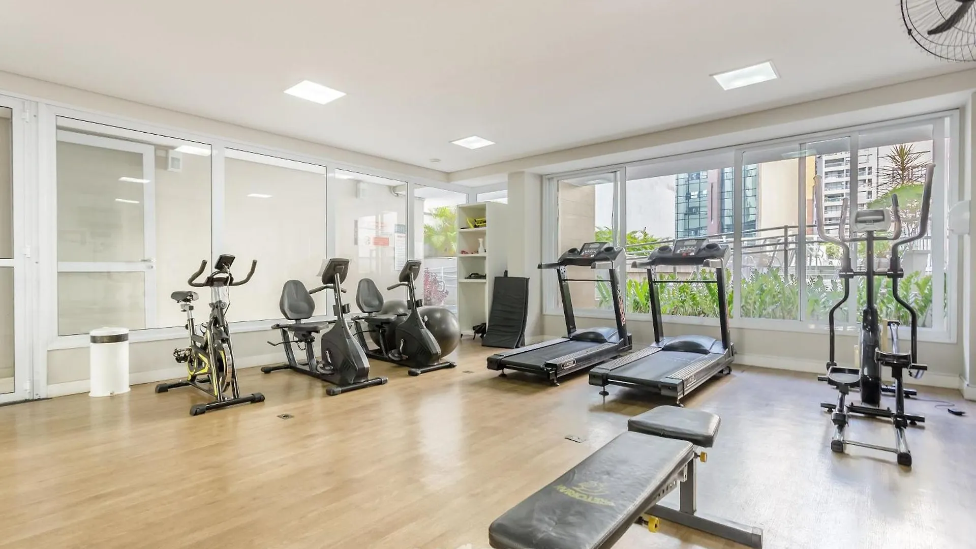 Apartment Studio C/ Piscina Proximo A Catedral Da Se Cgf135 São Paulo Brasilien