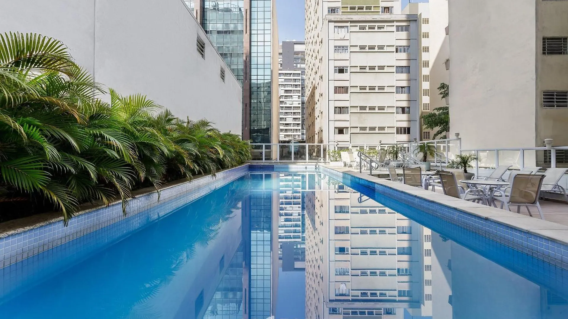Studio C/ Piscina Proximo A Catedral Da Se Cgf135 Sao Paulo