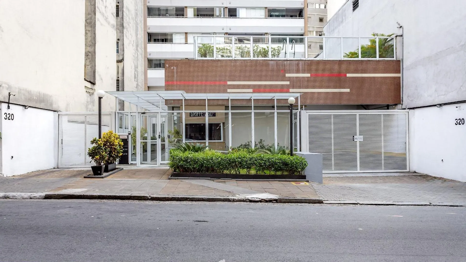 Studio C/ Piscina Proximo A Catedral Da Se Cgf135 Sao Paulo 0*,  Brazil